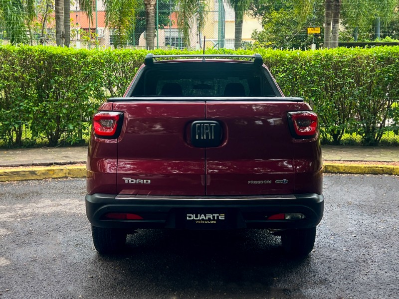 FIAT TORO FREEDOM 1.8 AT6 FLEX 4P 2016/2017 DUARTE VEÍCULOS PORTO ALEGRE / Carros no Vale