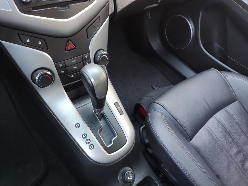CHEVROLET CRUZE 1.8 LT 16V FLEX 4P AUTOMÁTICO 2013/2013 ROSAUTO VEÍCULOS VENÂNCIO AIRES / Carros no Vale
