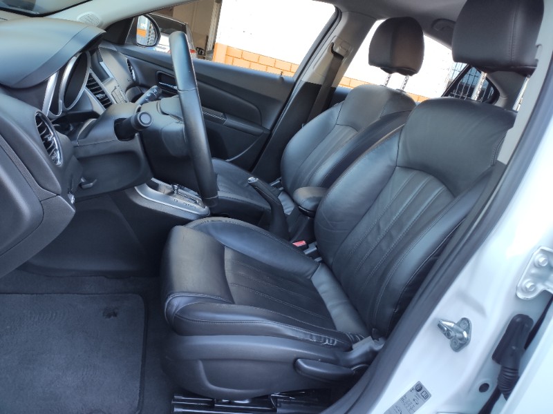 CHEVROLET CRUZE 1.8 LT 16V FLEX 4P AUTOMÁTICO 2013/2013 ROSAUTO VEÍCULOS VENÂNCIO AIRES / Carros no Vale
