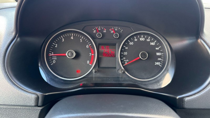 VOLKSWAGEN SAVEIRO ROBUST /2017 IDEAL VEÍCULOS LAJEADO / Carros no Vale