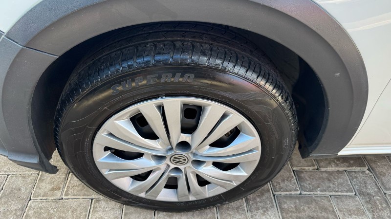 VOLKSWAGEN SAVEIRO ROBUST /2017 IDEAL VEÍCULOS LAJEADO / Carros no Vale