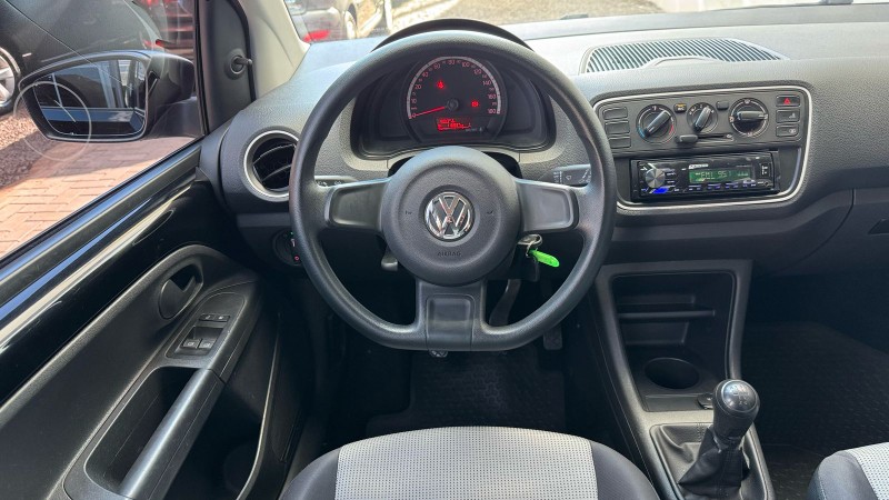 VOLKSWAGEN UP! TAKE /2015 IDEAL VEÍCULOS LAJEADO / Carros no Vale