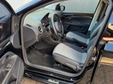 VOLKSWAGEN UP! TAKE /2015 IDEAL VEÍCULOS LAJEADO / Carros no Vale