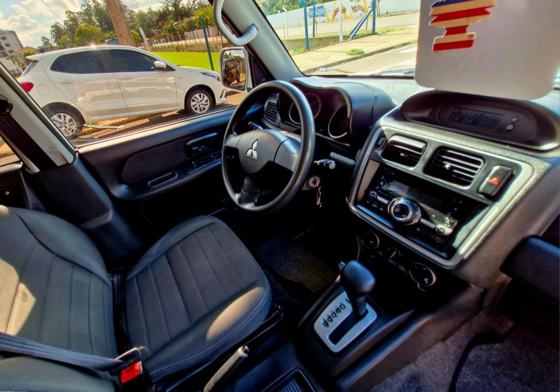MITSUBISHI PAJERO TR4 2.0 4X2 16V 140CV FLEX 4P AUTOMÁTICO 2014/2014 CRUZEIRO MULTIMARCAS CRUZEIRO DO SUL / Carros no Vale