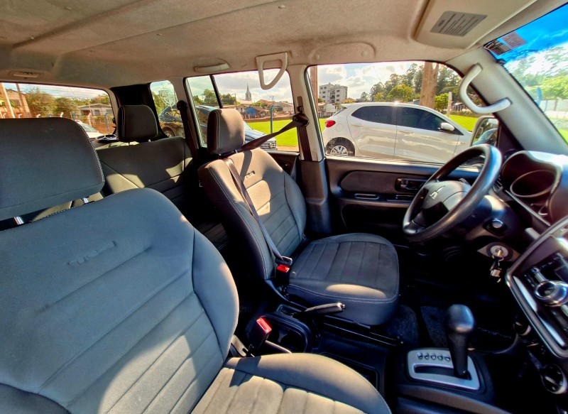 MITSUBISHI PAJERO TR4 2.0 4X2 16V 140CV FLEX 4P AUTOMÁTICO 2014/2014 CRUZEIRO MULTIMARCAS CRUZEIRO DO SUL / Carros no Vale