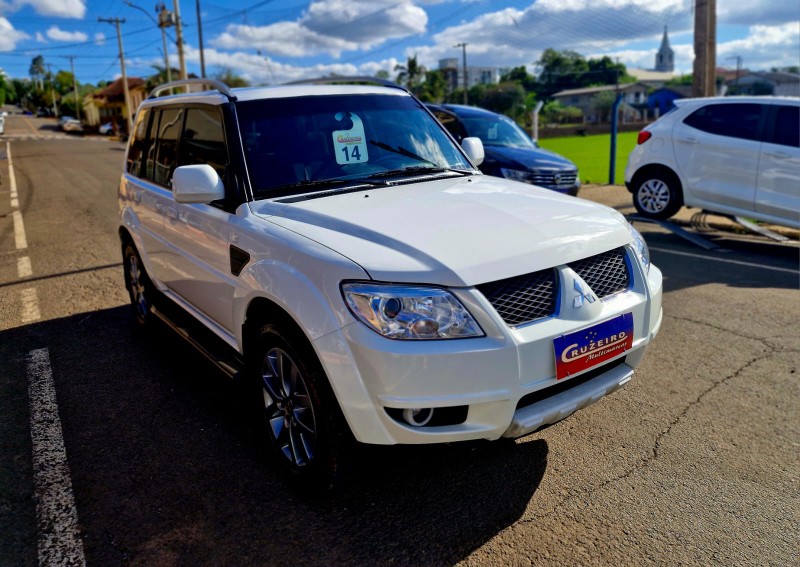 MITSUBISHI PAJERO TR4 2.0 4X2 16V 140CV FLEX 4P AUTOMÁTICO 2014/2014 CRUZEIRO MULTIMARCAS CRUZEIRO DO SUL / Carros no Vale