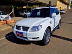 MITSUBISHI PAJERO TR4 2.0 4X2 16V 140CV FLEX 4P AUTOMÁTICO 2014/2014 CRUZEIRO MULTIMARCAS CRUZEIRO DO SUL / Carros no Vale