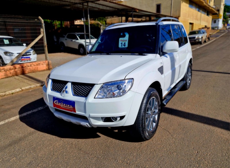 MITSUBISHI PAJERO TR4 2.0 4X2 16V 140CV FLEX 4P AUTOMÁTICO 2014/2014 CRUZEIRO MULTIMARCAS CRUZEIRO DO SUL / Carros no Vale
