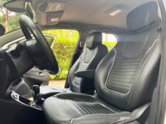 RENAULT CAPTUR 2.0 16V INTENSE 2018/2018 DUARTE VEÍCULOS PORTO ALEGRE / Carros no Vale