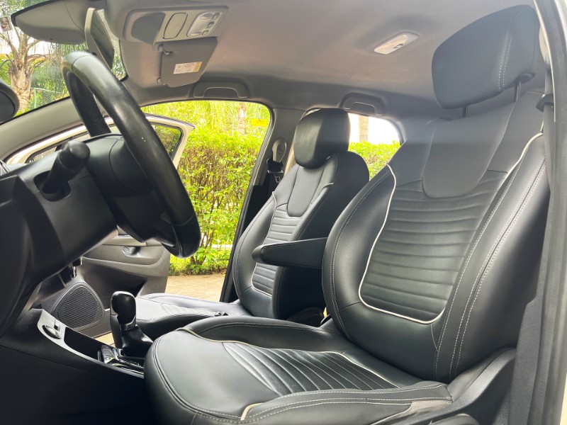 RENAULT CAPTUR 2.0 16V INTENSE 2018/2018 DUARTE VEÍCULOS PORTO ALEGRE / Carros no Vale