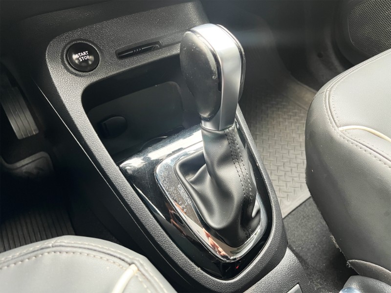 RENAULT CAPTUR 2.0 16V INTENSE 2018/2018 DUARTE VEÍCULOS PORTO ALEGRE / Carros no Vale
