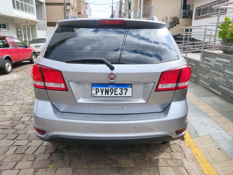 FIAT FREEMONT PREC AT6 2015/2015 ALTERNATIVA VEÍCULOS LAJEADO / Carros no Vale