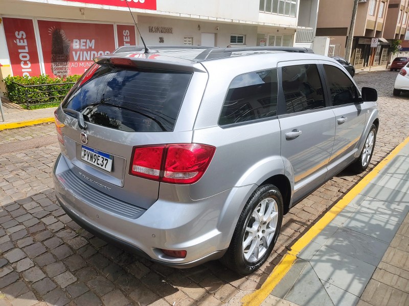 FIAT FREEMONT PREC AT6 2015/2015 ALTERNATIVA VEÍCULOS LAJEADO / Carros no Vale
