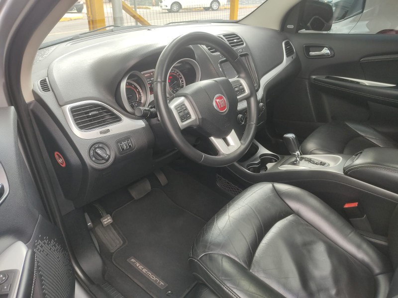FIAT FREEMONT PREC AT6 2015/2015 ALTERNATIVA VEÍCULOS LAJEADO / Carros no Vale