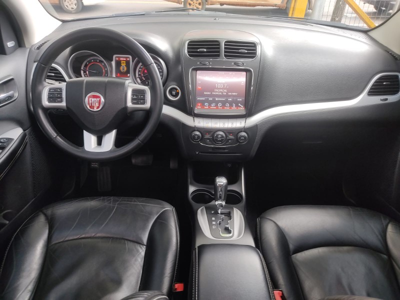 FIAT FREEMONT PREC AT6 2015/2015 ALTERNATIVA VEÍCULOS LAJEADO / Carros no Vale