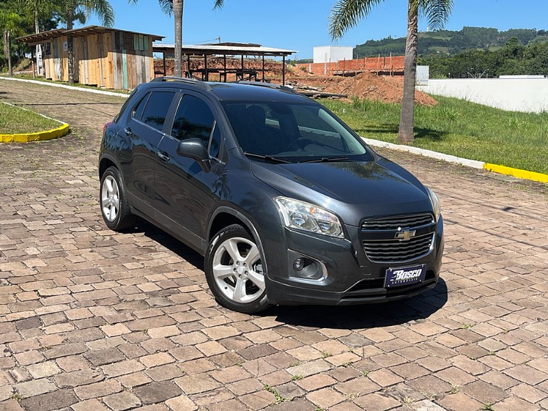 CHEVROLET TRACKER 1.8 MPFI LTZ 4X2 16V FLEX 4P AUTOMÁTICO 2014/2015 BOSCO AUTOMÓVEIS GUAPORÉ / Carros no Vale