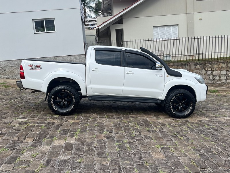 TOYOTA HILUX CD SR D4-D 4X4 3.0 TDI DIES AUT. 2015/2015 BOSCO AUTOMÓVEIS GUAPORÉ / Carros no Vale