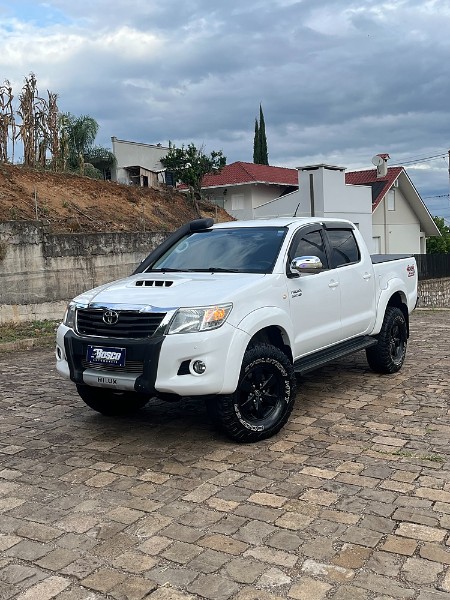 TOYOTA HILUX CD SR D4-D 4X4 3.0 TDI DIES AUT. 2015/2015 BOSCO AUTOMÓVEIS GUAPORÉ / Carros no Vale