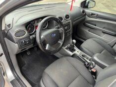 FORD FOCUS HATCH GLX 1.6 8V FLEX MEC. 2012/2012 BOSCO AUTOMÓVEIS GUAPORÉ / Carros no Vale