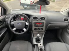 FORD FOCUS HATCH GLX 1.6 8V FLEX MEC. 2012/2012 BOSCO AUTOMÓVEIS GUAPORÉ / Carros no Vale