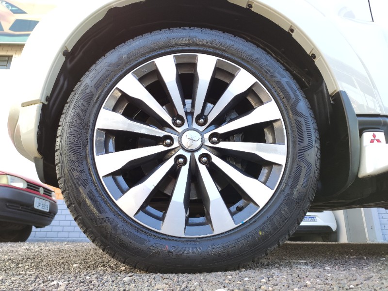 MITSUBISHI PAJERO FULL 3.2 HPE 4P DIESEL AUT 2016/2016 ROSAUTO VEÍCULOS VENÂNCIO AIRES / Carros no Vale