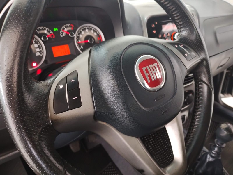 FIAT STRADA 1.4 MPI TREKKING CE 8V 2016/2016 TIAGO AUTOMÓVEIS VENÂNCIO AIRES / Carros no Vale