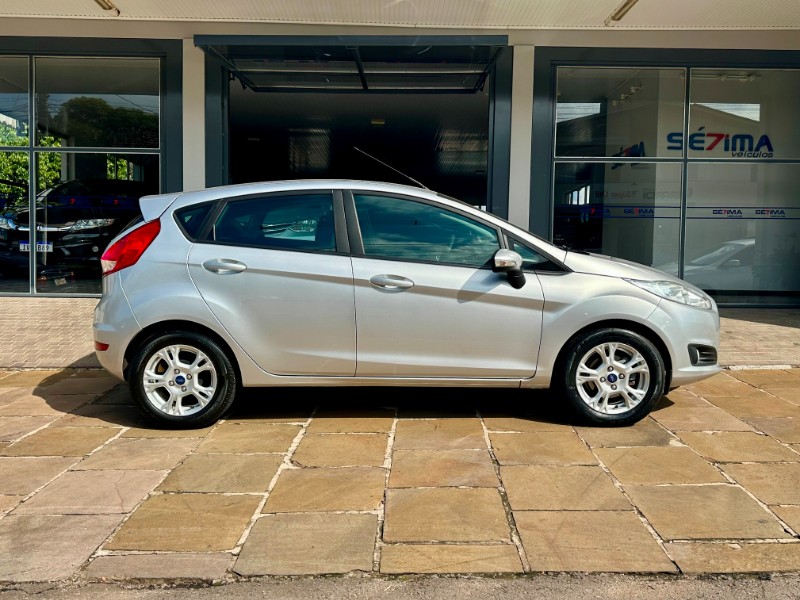 FORD FIESTA HATCH SE 1.6 2013/2014 SÉTIMA VEÍCULOS GUAPORÉ / Carros no Vale