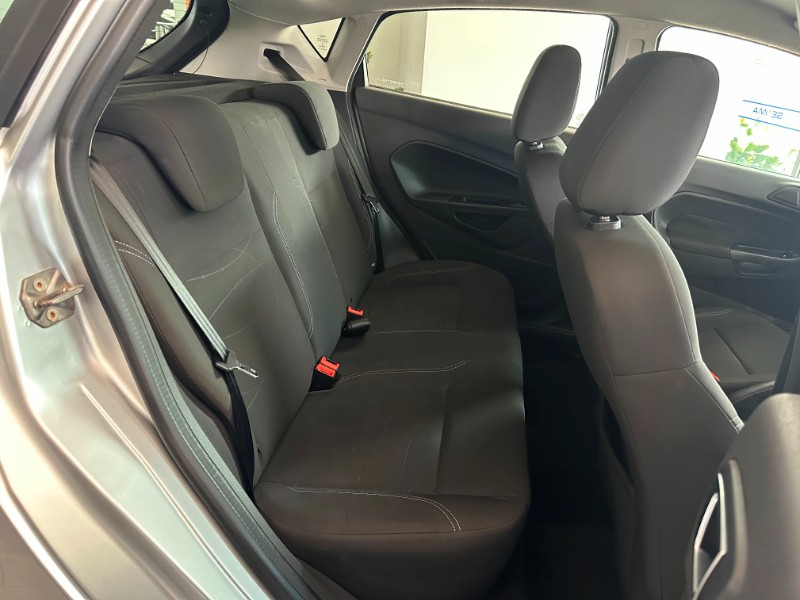 FORD FIESTA HATCH SE 1.6 2013/2014 SÉTIMA VEÍCULOS GUAPORÉ / Carros no Vale