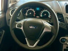 FORD FIESTA HATCH SE 1.6 2013/2014 SÉTIMA VEÍCULOS GUAPORÉ / Carros no Vale