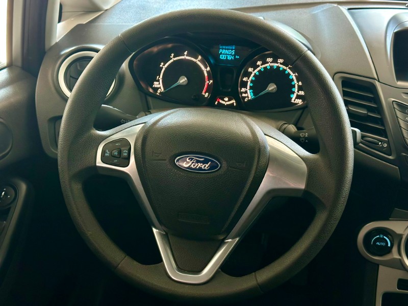 FORD FIESTA HATCH SE 1.6 2013/2014 SÉTIMA VEÍCULOS GUAPORÉ / Carros no Vale