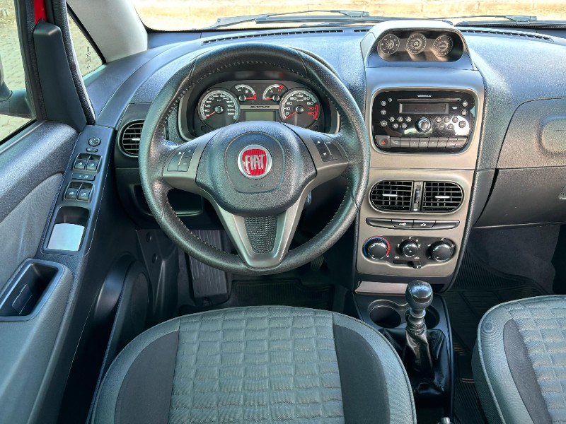FIAT IDEA 1.8 MPI ADVENTURE 16V /2015 RT 811 VEÍCULOS ARROIO DO MEIO / Carros no Vale