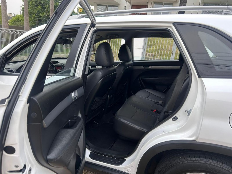 KIA SORENTO 2.4 16V 4X2 AUT. 2015/2015 LS MULTIMARCAS VENÂNCIO AIRES / Carros no Vale