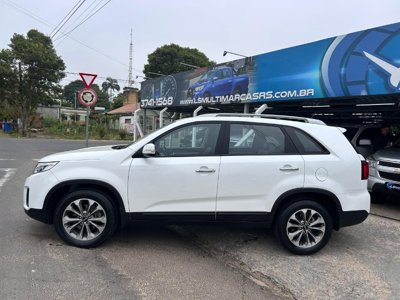 KIA SORENTO 2.4 16V 4X2 AUT. 2015/2015 LS MULTIMARCAS VENÂNCIO AIRES / Carros no Vale