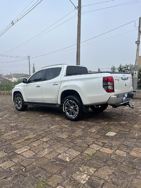 MITSUBISHI L200 TRITON SPORT HPE-S 2020/2021 BOSCO AUTOMÓVEIS GUAPORÉ / Carros no Vale