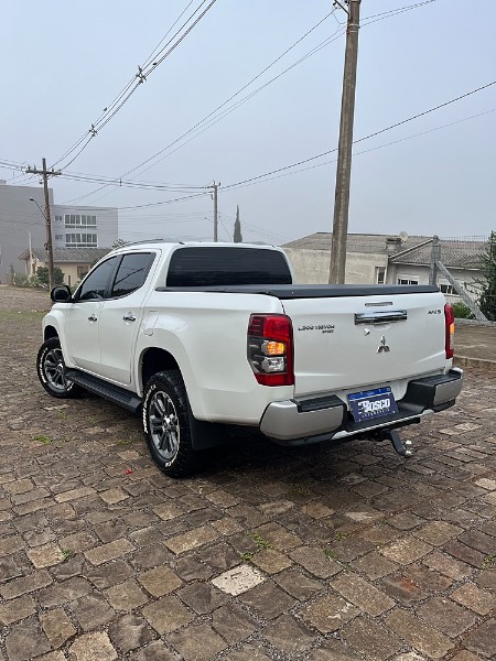 MITSUBISHI L200 TRITON SPORT HPE-S 2020/2021 BOSCO AUTOMÓVEIS GUAPORÉ / Carros no Vale