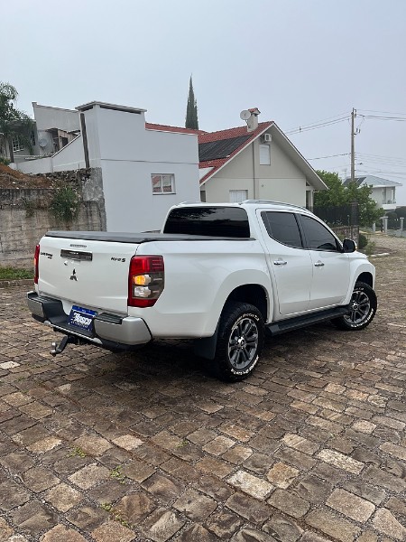 MITSUBISHI L200 TRITON SPORT HPE-S 2020/2021 BOSCO AUTOMÓVEIS GUAPORÉ / Carros no Vale
