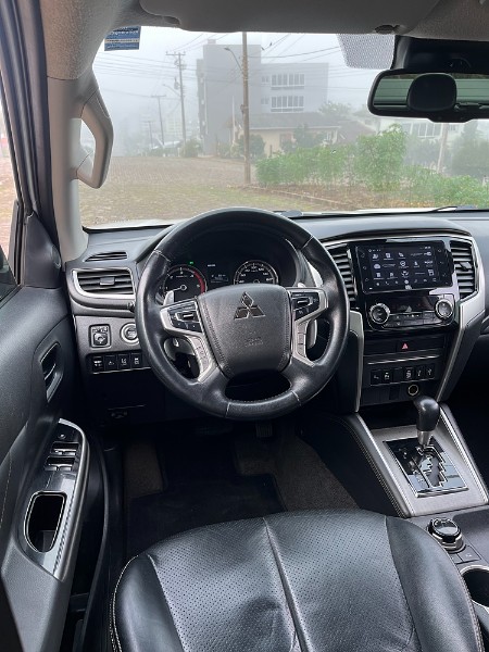 MITSUBISHI L200 TRITON SPORT HPE-S 2020/2021 BOSCO AUTOMÓVEIS GUAPORÉ / Carros no Vale