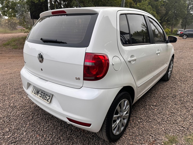 VOLKSWAGEN FOX 1.6 COMPLETO 2014/2014 MENEGHINI VEÍCULOS ARROIO DO MEIO / Carros no Vale