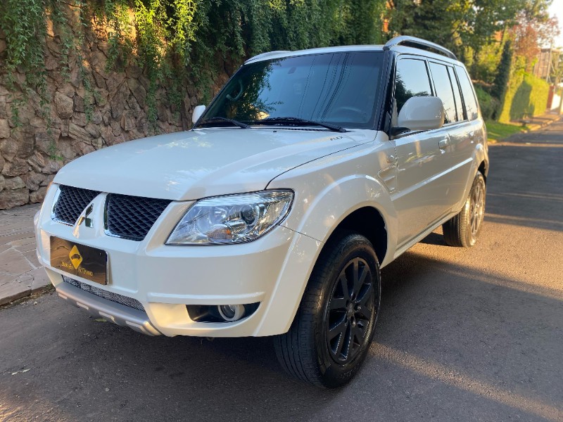 MITSUBISHI PAJERO TR4 2.0 4X4 16V 2010/2010 ESTAÇÃO DO CARRO ESTRELA / Carros no Vale
