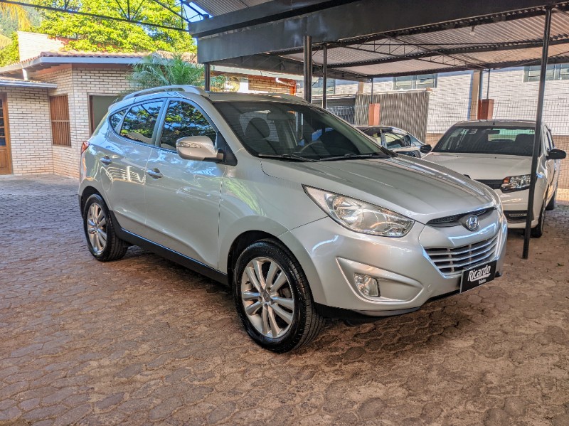 HYUNDAI IX35 2.0 2012/2013 RICARDO VEÍCULOS TEUTÔNIA / Carros no Vale