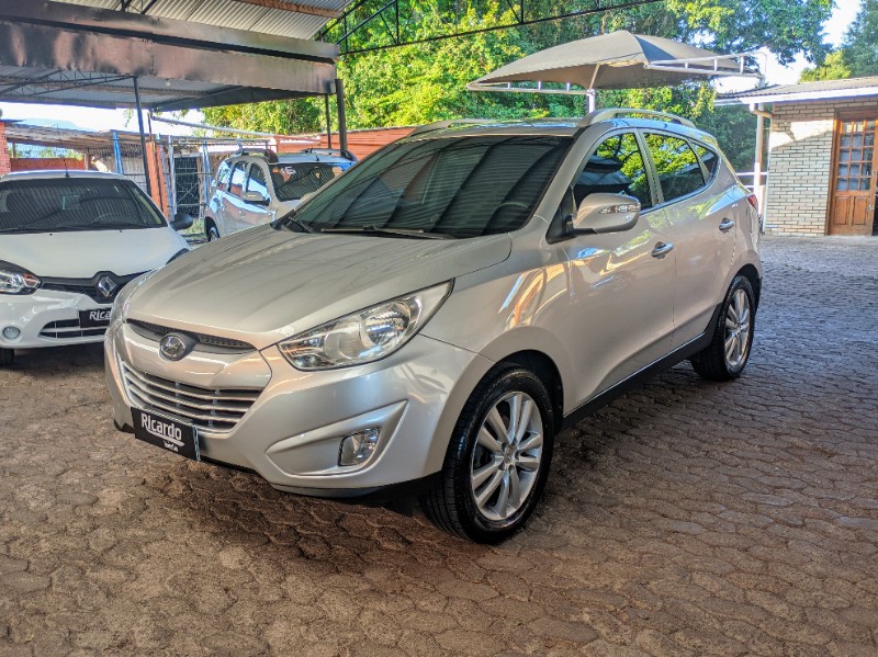 HYUNDAI IX35 2.0 2012/2013 RICARDO VEÍCULOS TEUTÔNIA / Carros no Vale