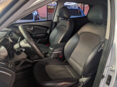 HYUNDAI IX35 2.0 2012/2013 RICARDO VEÍCULOS TEUTÔNIA / Carros no Vale