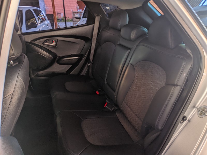 HYUNDAI IX35 2.0 2012/2013 RICARDO VEÍCULOS TEUTÔNIA / Carros no Vale