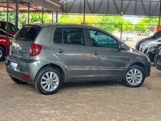 VOLKSWAGEN FOX 1.6 PRIME 8V 2011/2012 RICARDO VEÍCULOS TEUTÔNIA / Carros no Vale