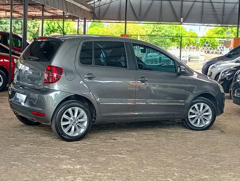 VOLKSWAGEN FOX 1.6 PRIME 8V 2011/2012 RICARDO VEÍCULOS TEUTÔNIA / Carros no Vale