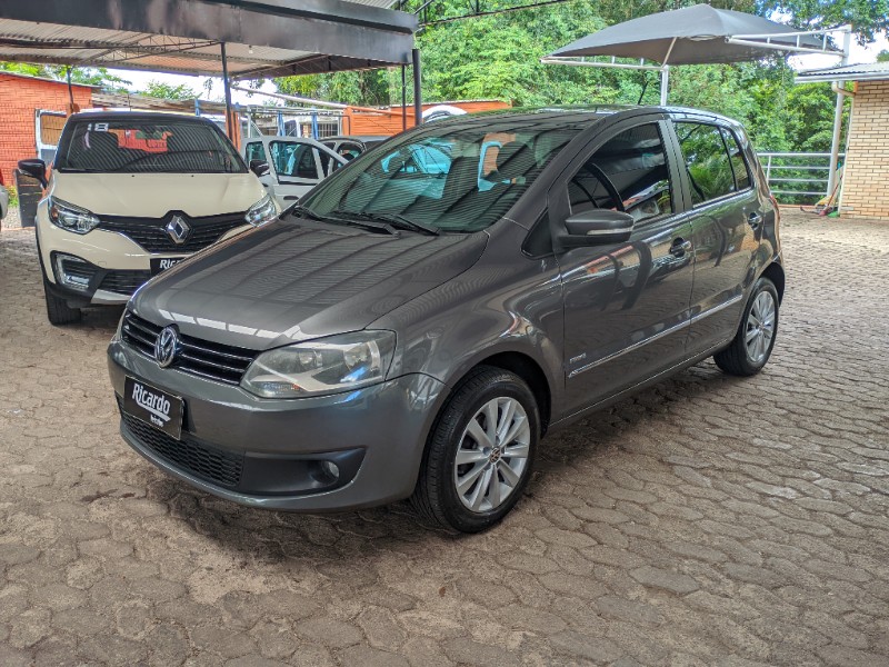 VOLKSWAGEN FOX 1.6 PRIME 8V 2011/2012 RICARDO VEÍCULOS TEUTÔNIA / Carros no Vale