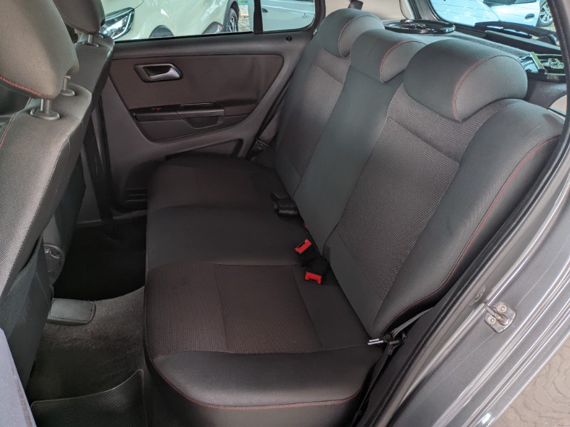VOLKSWAGEN FOX 1.6 PRIME 8V 2011/2012 RICARDO VEÍCULOS TEUTÔNIA / Carros no Vale