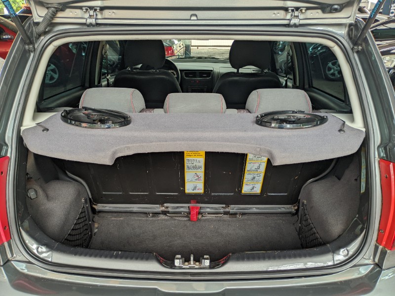 VOLKSWAGEN FOX 1.6 PRIME 8V 2011/2012 RICARDO VEÍCULOS TEUTÔNIA / Carros no Vale