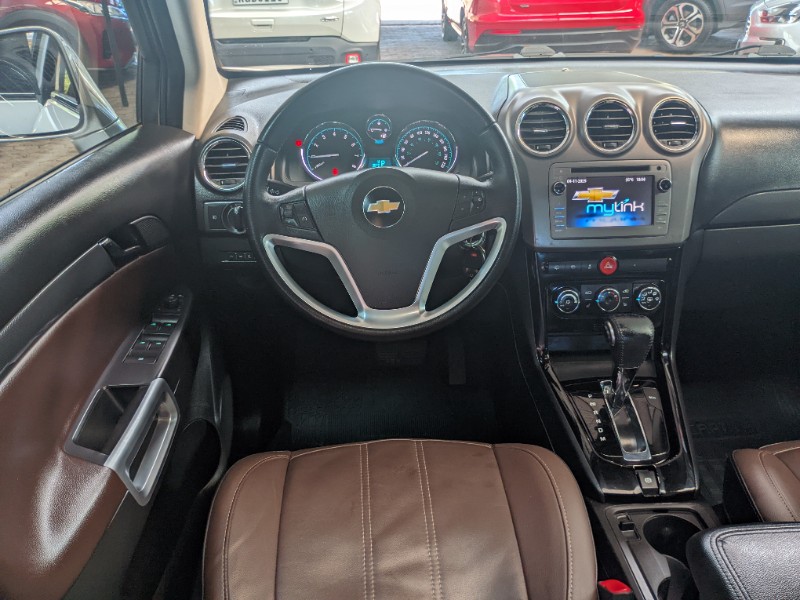 CHEVROLET CAPTIVA 2.4 SPORT 16V 2015/2016 RICARDO VEÍCULOS TEUTÔNIA / Carros no Vale