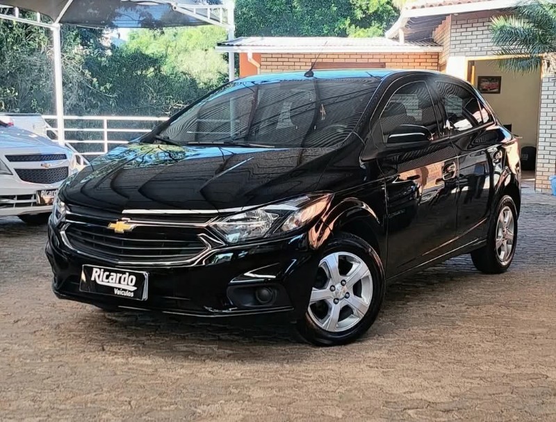 CHEVROLET ONIX 1.4 LT 2018/2019 RICARDO VEÍCULOS TEUTÔNIA / Carros no Vale